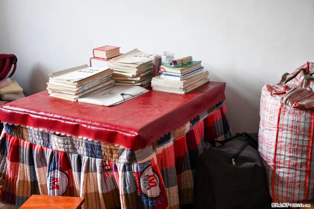 全网追的“扁担女孩”,找了一份暑假工,时薪12元 - 伊犁生活资讯 - 伊犁28生活网 yili.28life.com