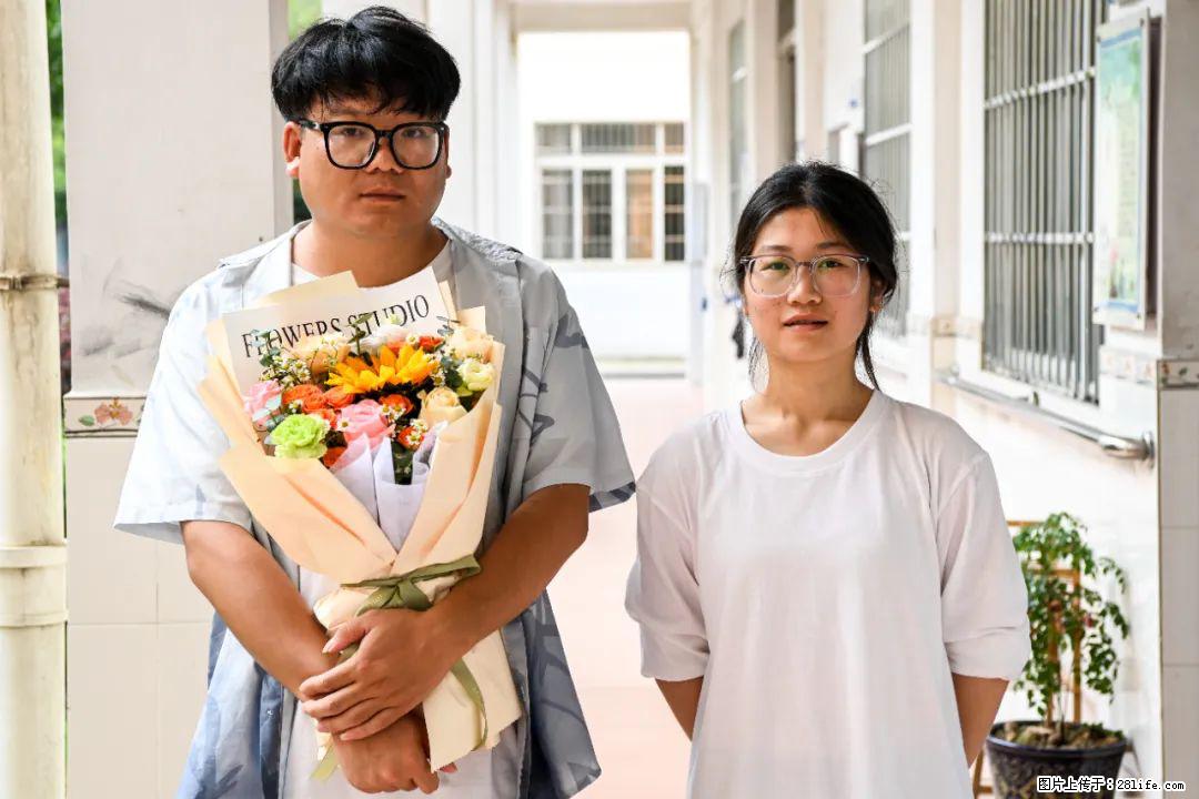 全网追的“扁担女孩”,找了一份暑假工,时薪12元 - 伊犁生活资讯 - 伊犁28生活网 yili.28life.com